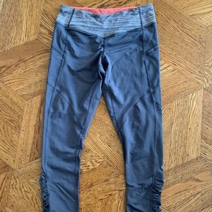 Lululemon Leggings - grey calf length
